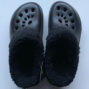 fleece lined crocs